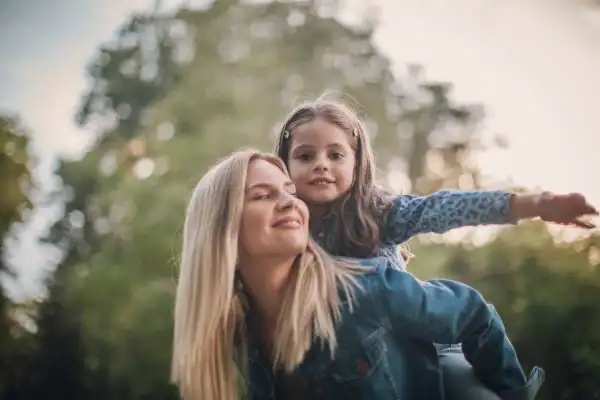 happy mum and daughter following mediation to resolve parental alienation Bromley